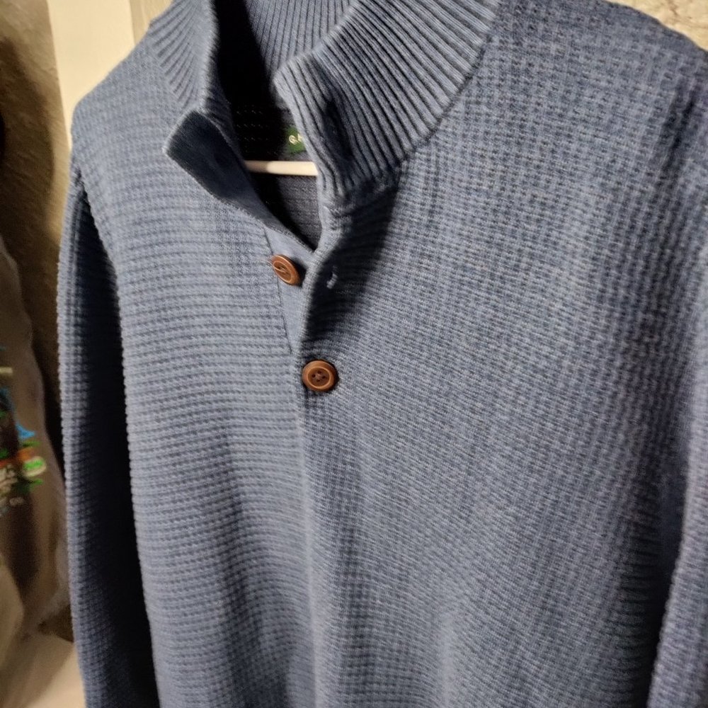 G.H. Bass  & Co. Pullover Men's Size XL Blue Large Buttons